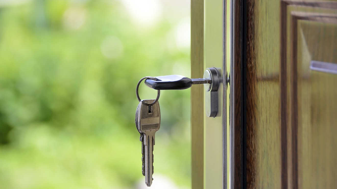 house-keys-door