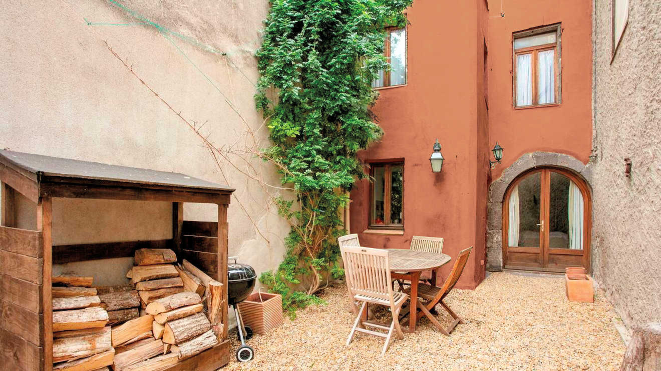 Marseillan 2 bed house rent long term France by coast