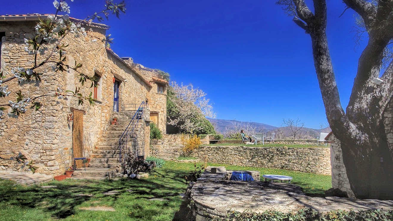 Provence Stone Farmhouse to rent in France long term