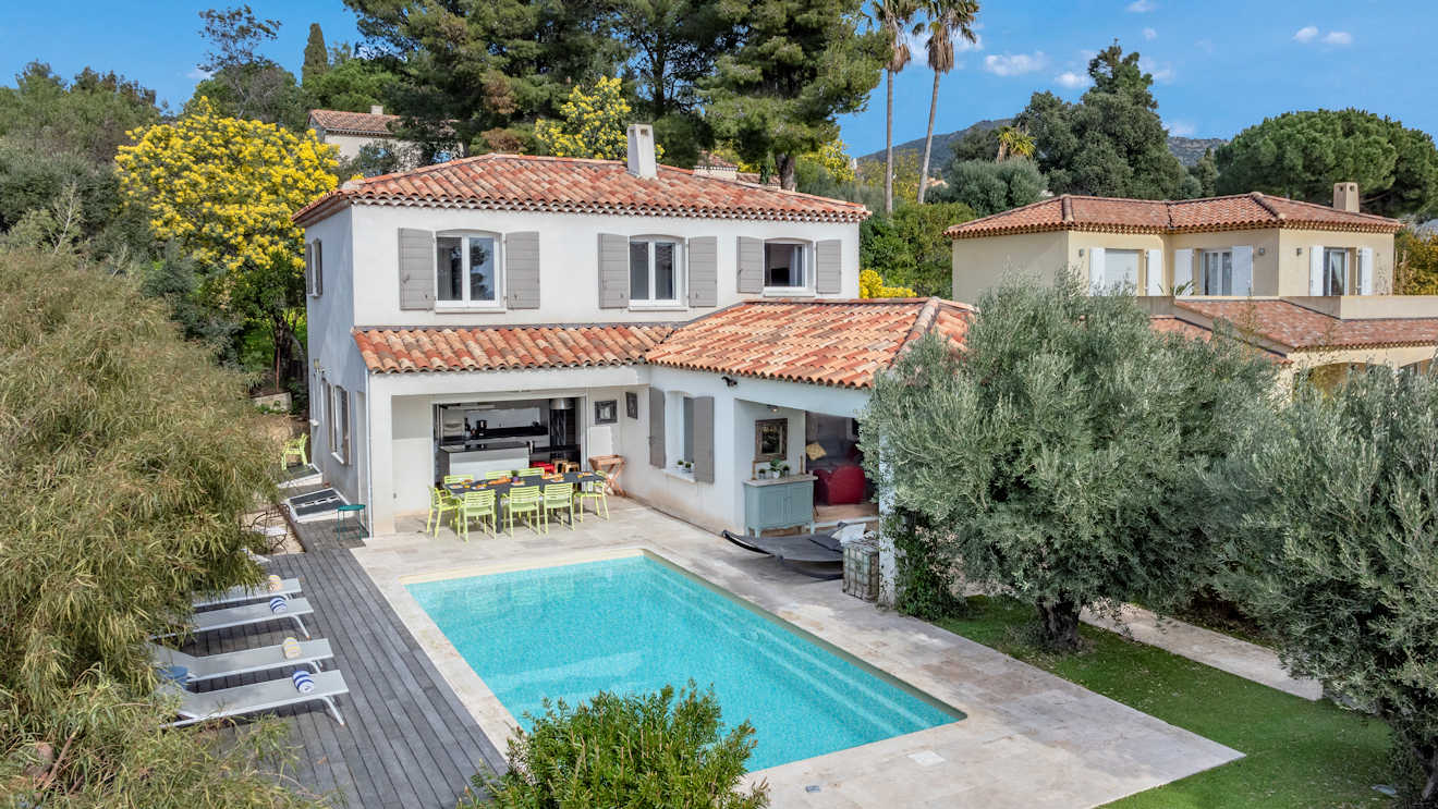 Les Mimosas Cote d'Azur villa for long term rent France
