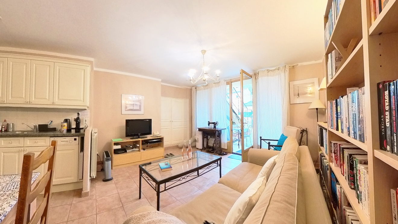 Hibiscus apartment for long term rentals Provence France