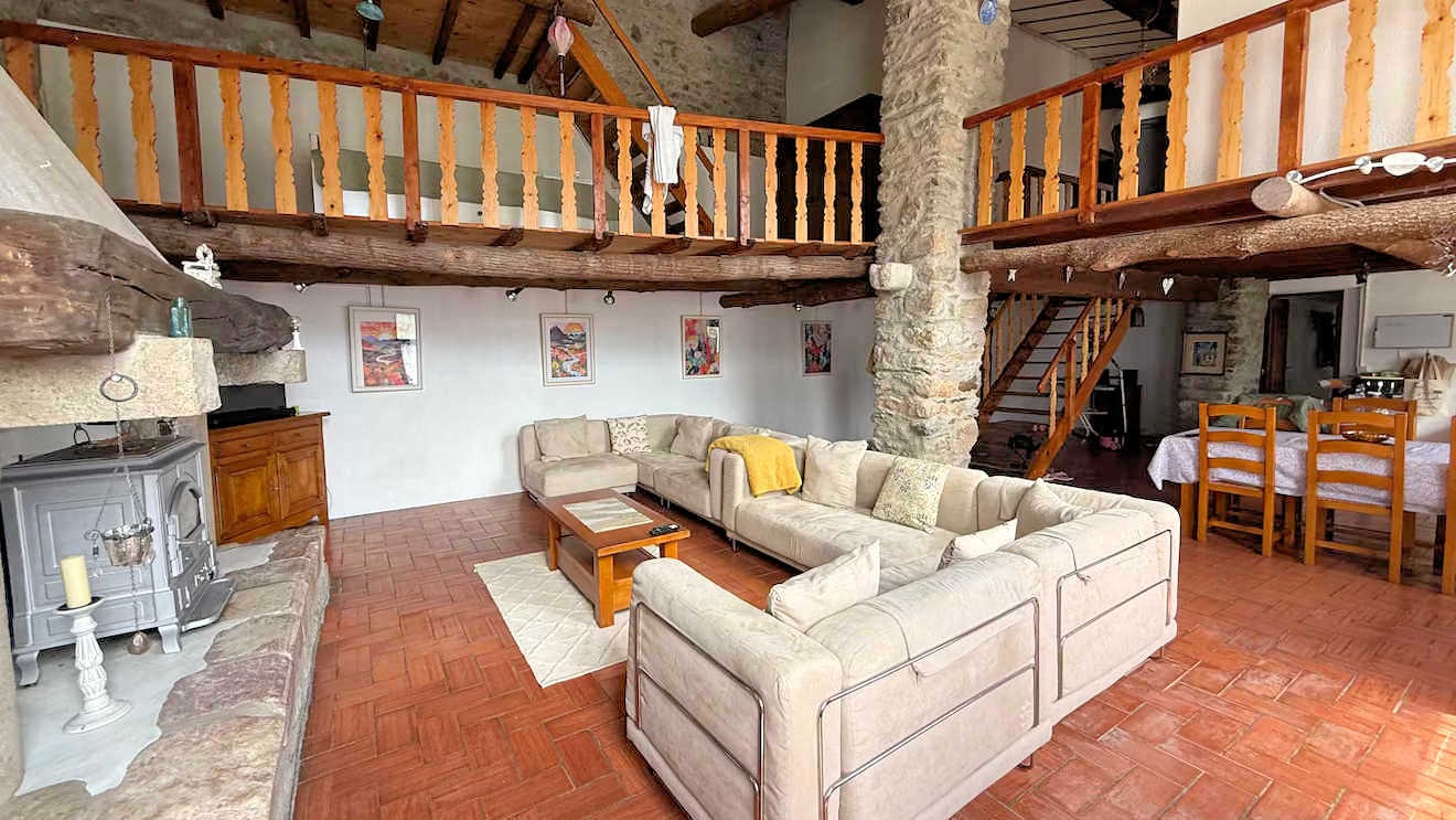 Los Masos large house for long term rent Pyrenees France