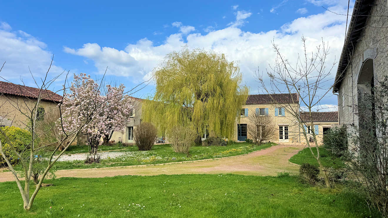 Apartment for long term rental near St Jean d'Angely Charente-Maritime France