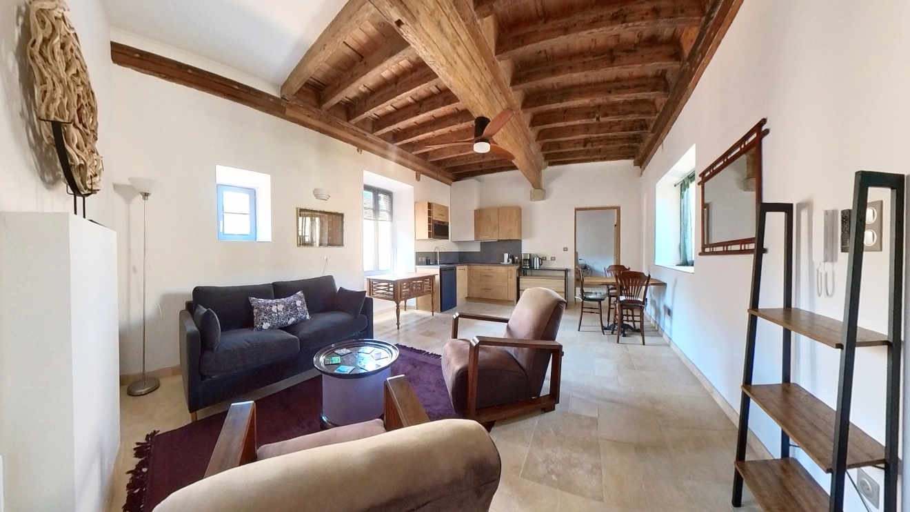 Courtyard apartment for long term rentals in Lagrasse South France