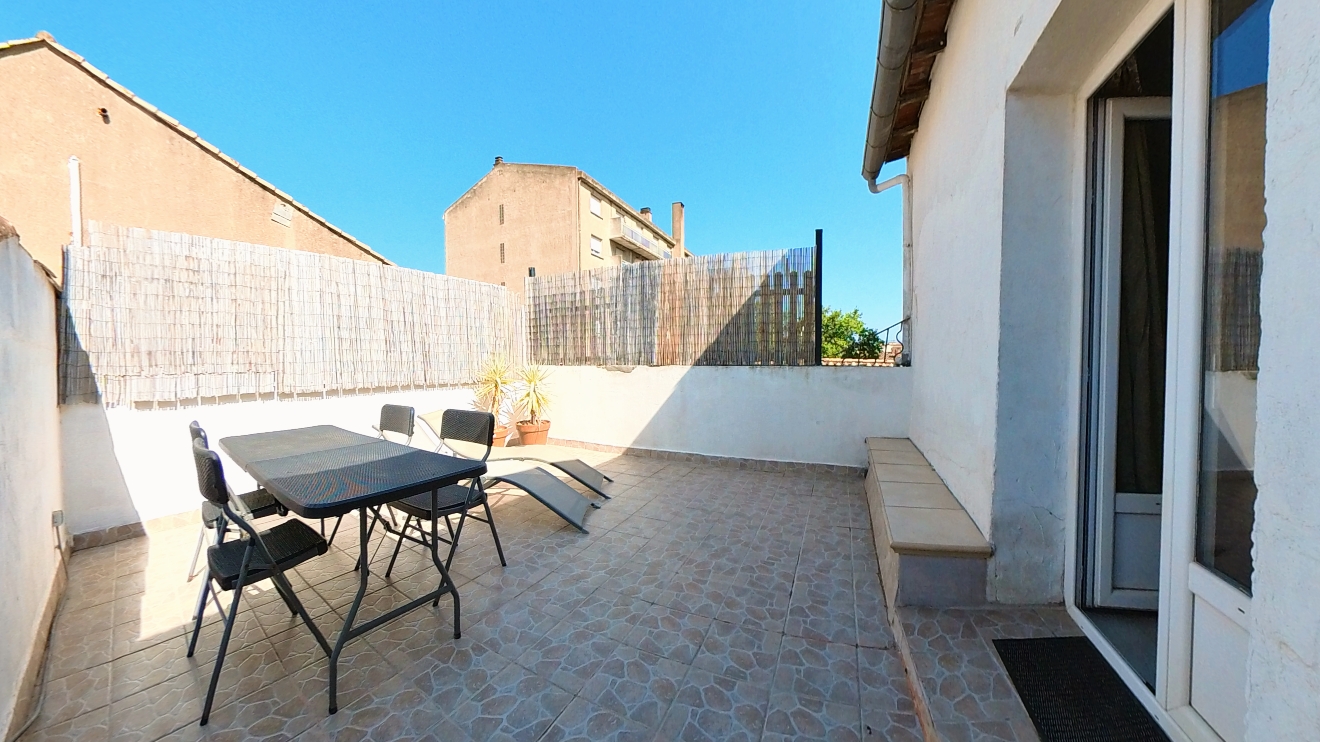 Le Grand Soleil 2 bed apartment to rent Carcassonne South France