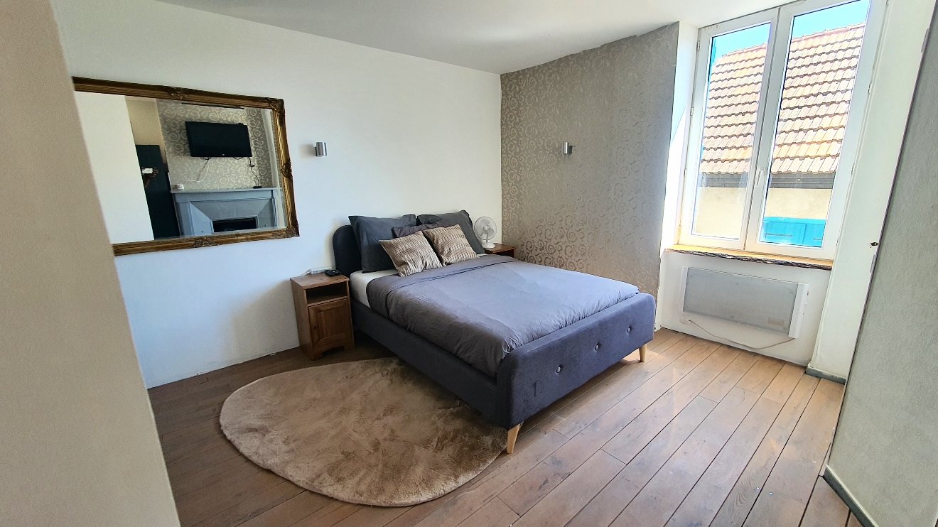 Driftwood apartment Bourganeuf South West France long term rentals