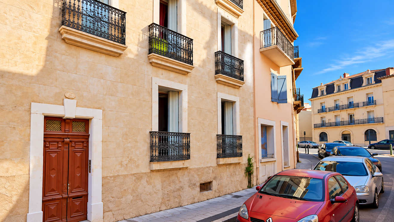 Pont Neuf apartment for rent in Beziers South France
