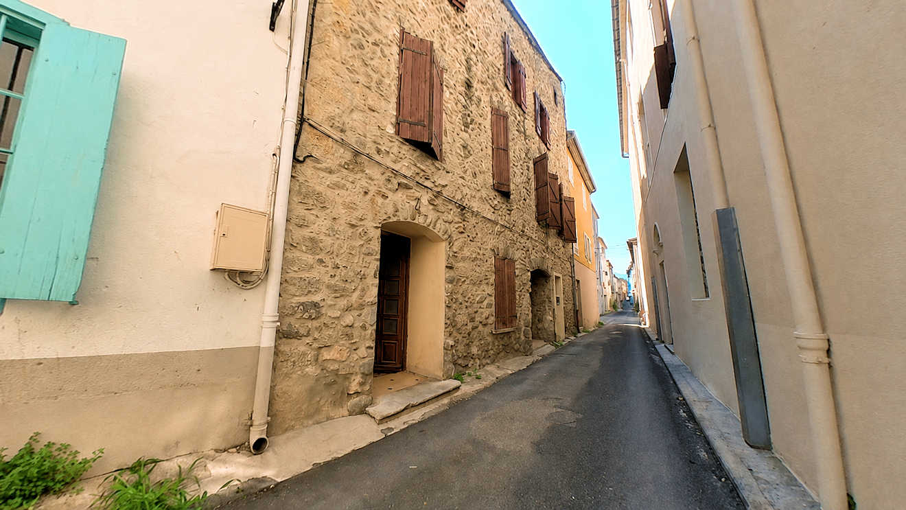 Quillan cheap long term rentals South France