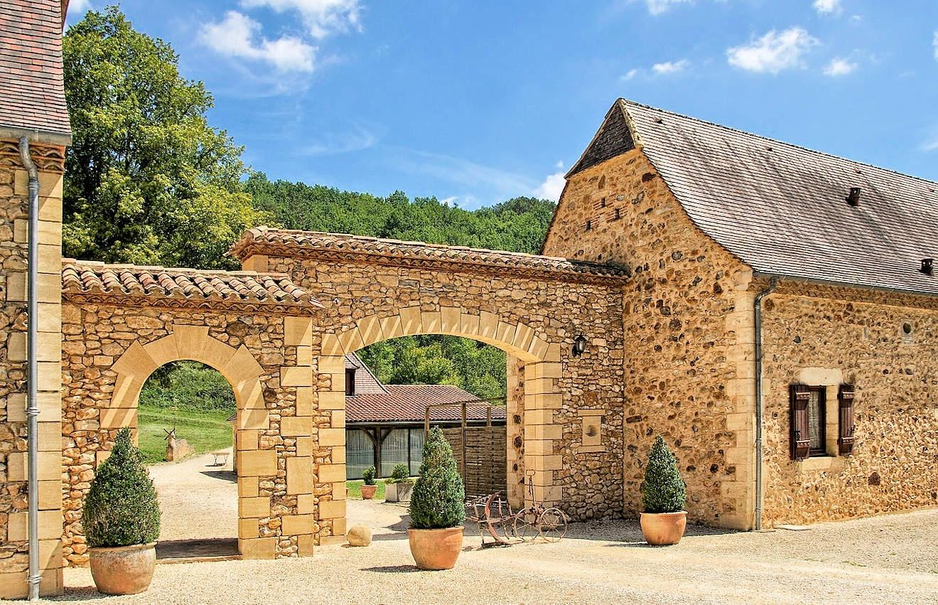 furnished annual rental property France