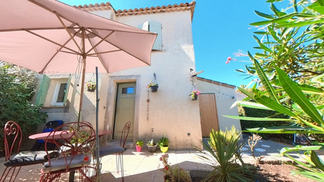 Large house to rent in France